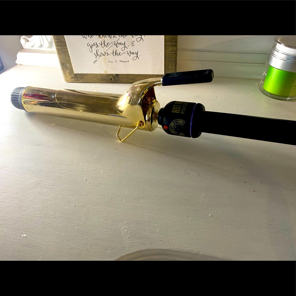 Hot Tools 1.5 inch extended barrel curling iron